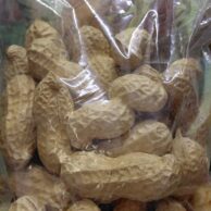 Peanuts (in shell) approx 100g